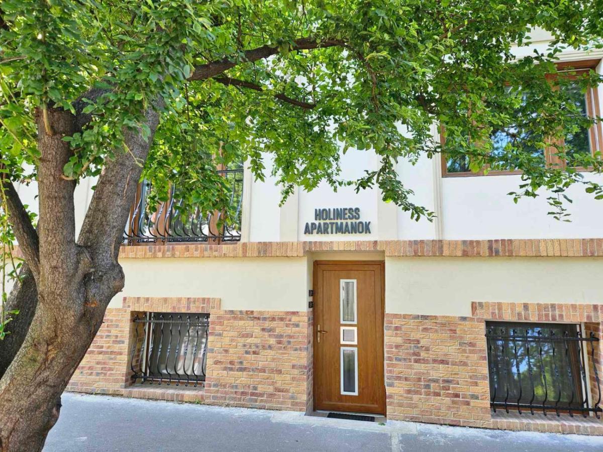 Holiness Apartmanok Szeged Exteriör bild
