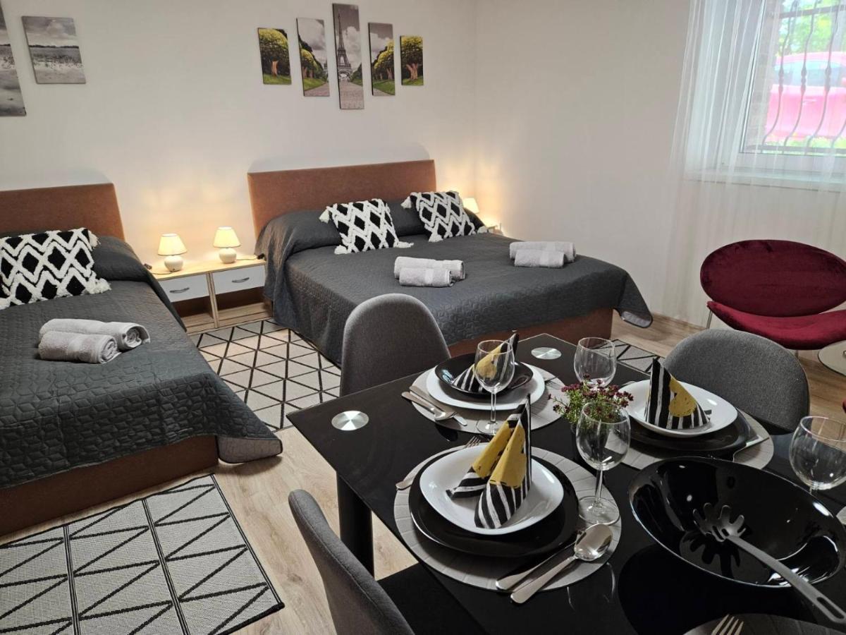 Holiness Apartmanok Szeged Exteriör bild